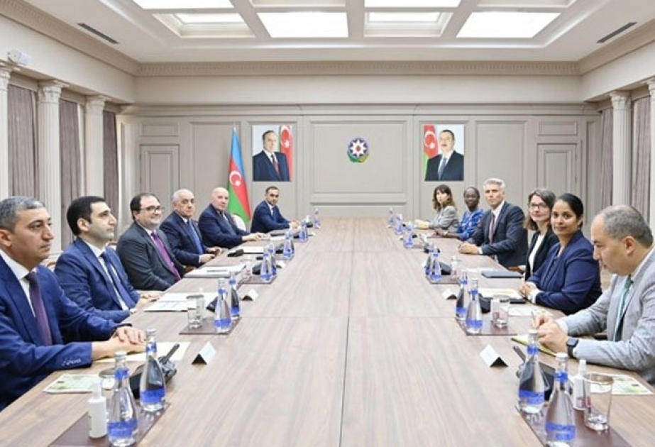 Premierminister Ali Asadov trifft Delegation der Weltbank