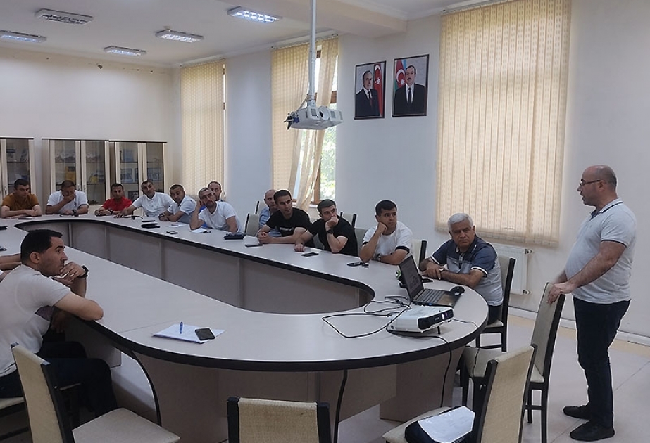 Futbol hakimləri üçün danışılmış oyunlarla bağlı seminar keçirilib