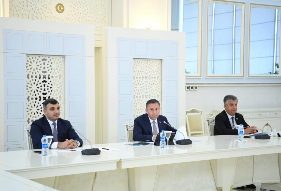 Parlamentin İqtisadi siyasət, sənaye və sahibkarlıq komitəsinin iclası olub