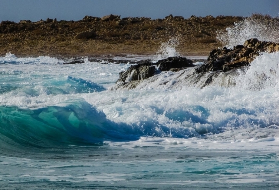 Фактическая погода: Высота волн в Каспийском море достигла 3.2 метра