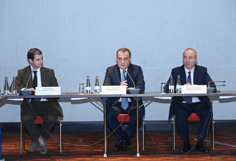 Ceyhun Bayramov “GLOBSEC” beyin mərkəzinin keçirdiyi dəyirmi masa müzakirələrində iştirak edib