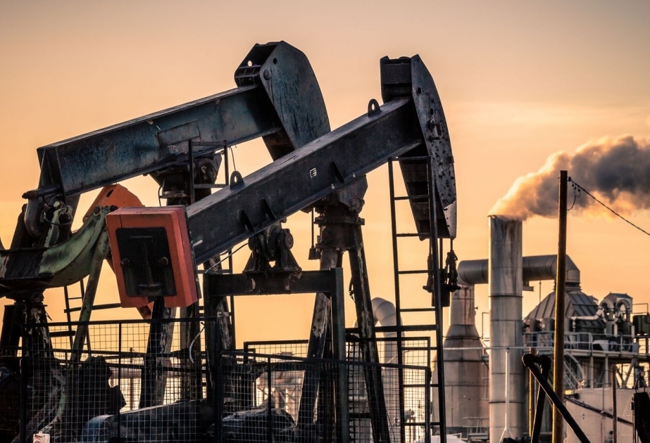 Azerbaijani oil falls below $79