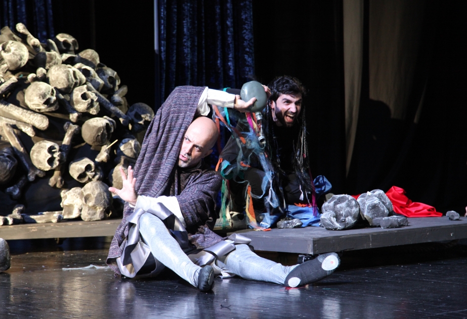 “Psix” tamaşası Musiqili Teatrın səhnəsində