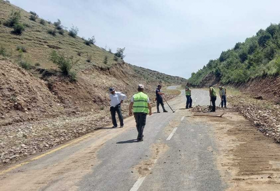 İsmayıllıda bir neçə kənd yolunda sel sularının yaratdığı problem aradan qaldırılıb