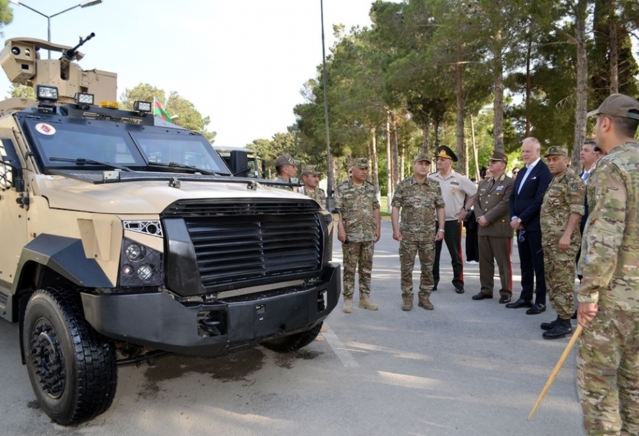 Hungarian defense minister visits military unit in Azerbaijan