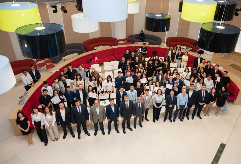 ADA Universitetində beynəlxalq debat çempionatının milli mərhələsinin bağlanış mərasimi olub
