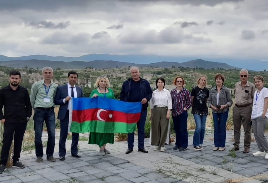 Beynəlxalq konfransın iştirakçıları Azərbaycan ərazilərində törədilən vandallıqlarla tanış olublar