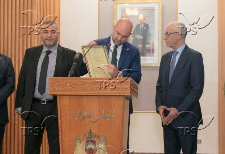 Knesset Speaker Presents Morocco With World’s Smallest Koran Made With Nanotech