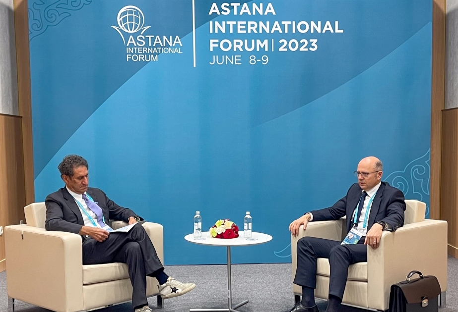 El ministro de Energía de Azerbaiyán se reúne con el director general de IRENA