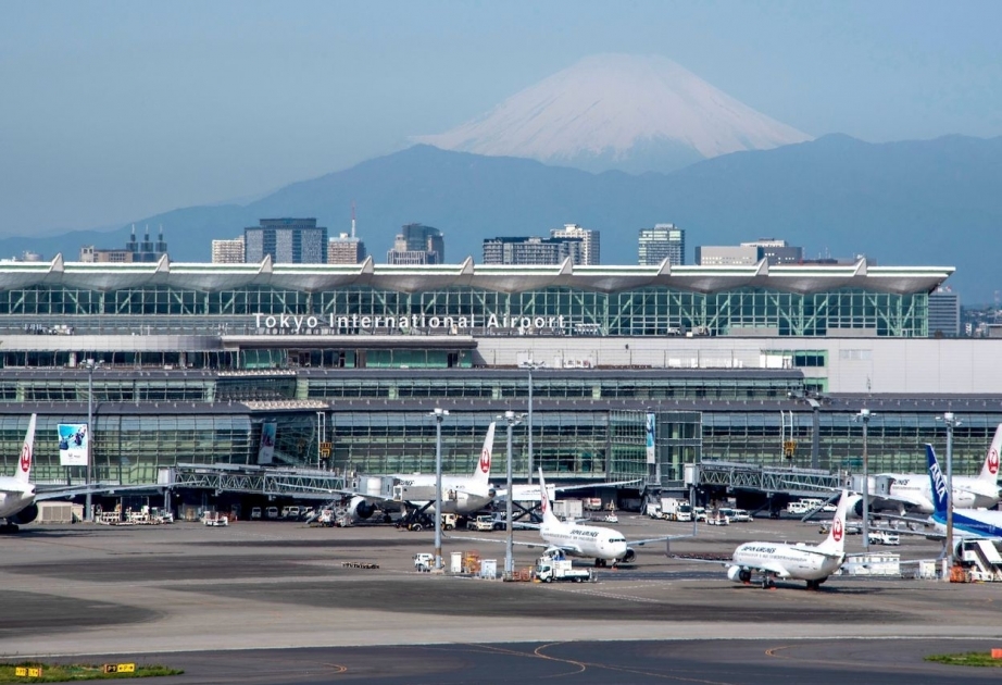2 airplanes collide at Tokyo's Haneda airport