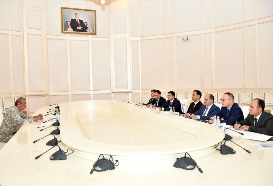 Mədəniyyət naziri Adil Kərimli Gəncədə vətəndaşlarla görüşüb