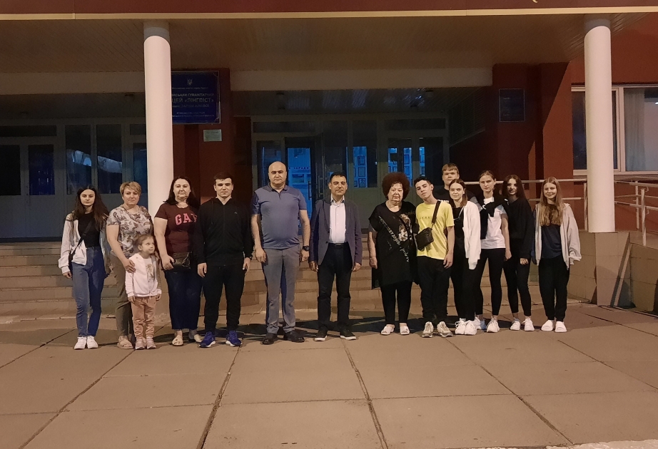 Учащиеся школы имени академика Зарифы Алиевой в Ирпене посетили Азербайджан