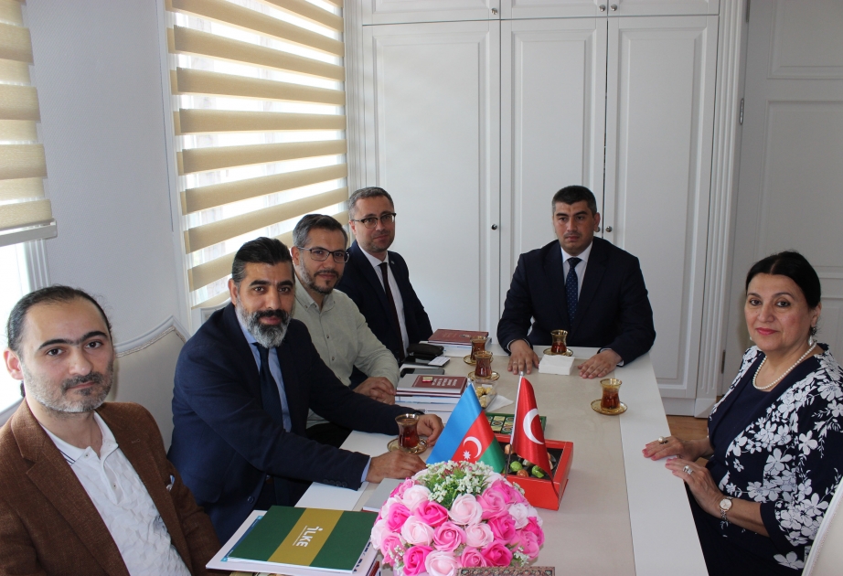 Şərqşünaslıq İnstitutunda türkiyəli alimlərlə görüş