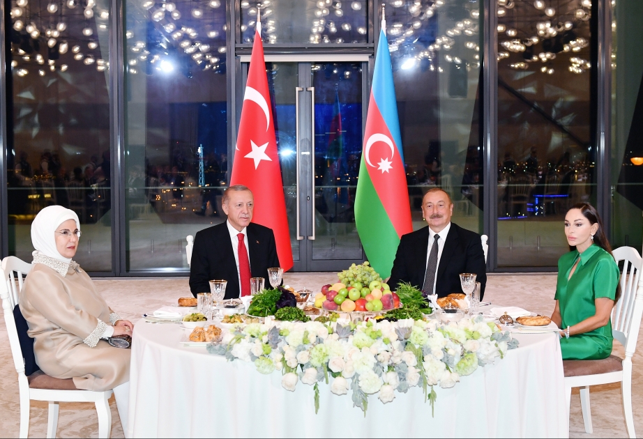 Bakou : un banquet d’Etat donné en l’honneur du président turc et de son épouse MIS A JOUR VIDEO