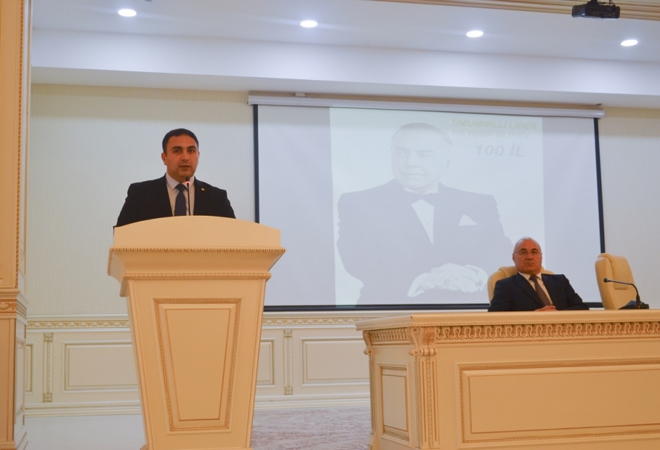 Sumqayıt məktəbliləri AzMİU haqqında məlumatlandırılıb
