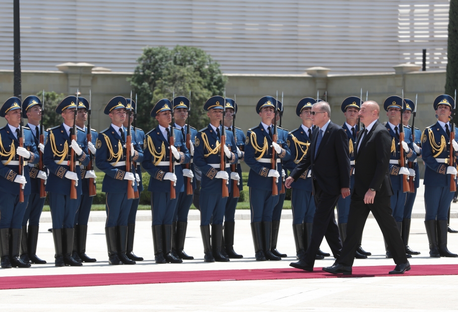 Cérémonie d’accueil officiel du président turc Recep Tayyip Erdogan VIDEO