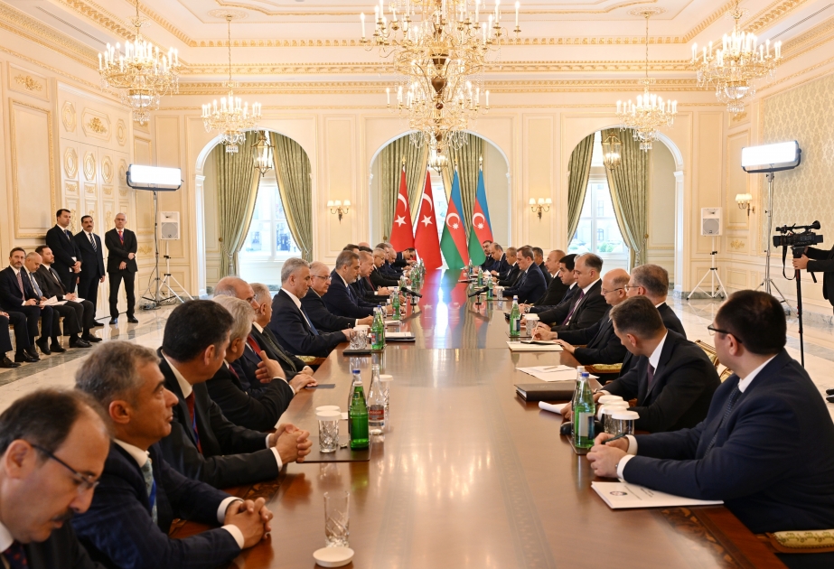 Se celebra la reunión ampliada entre el Presidente de Azerbaiyán y el Presidente de Türkiye