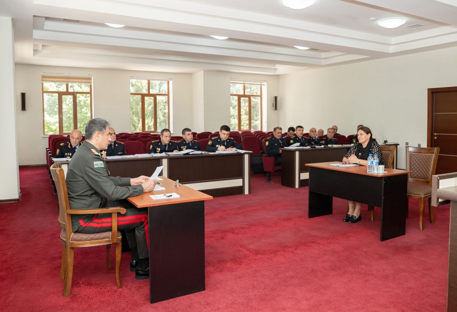 Daxili işlər naziri İsmayıllıda vətəndaş qəbulu və sıra baxışı keçirib