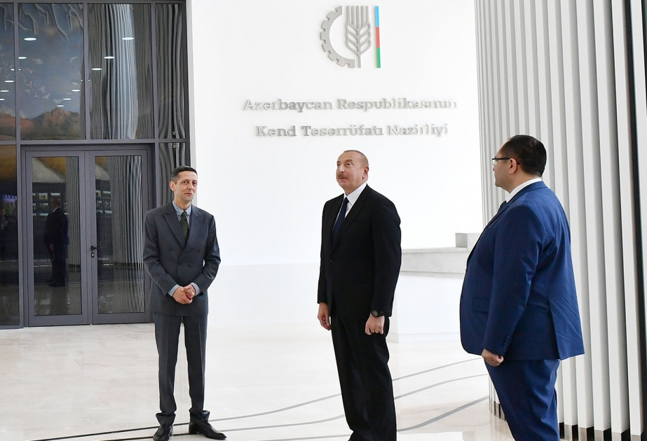 Впервые в Азербайджане Рашад Мехтиев создал масштабное произведение под названием «Вечность»