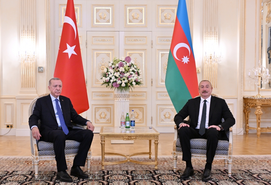 Comienza la reunión a solas entre los presidentes Ilham Aliyev y Recep Tayyip Erdogan