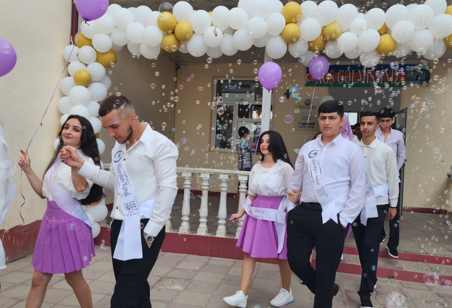 Şuşa məktəbinin məzunları üçün “Son zəng” çalınıb
