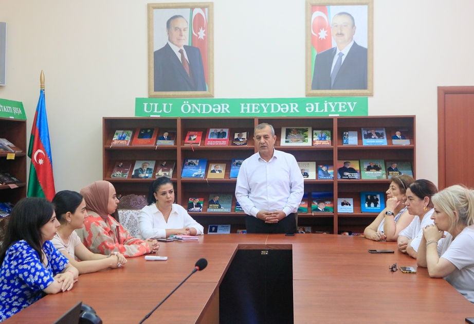 Kitabxanada Ulu Öndərin Vətən və xalq qarşısındakı əvəzolunmaz xidmətlərindən danışılıb