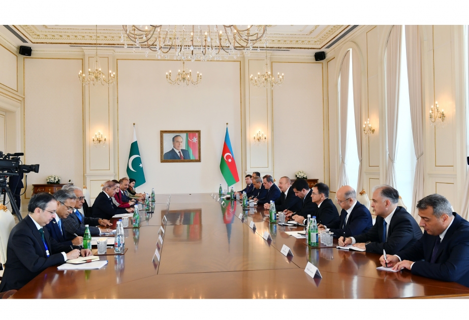 President Ilham Aliyev and Prime Minister Muhammad Shehbaz Sharif held expanded meeting  VIDEO