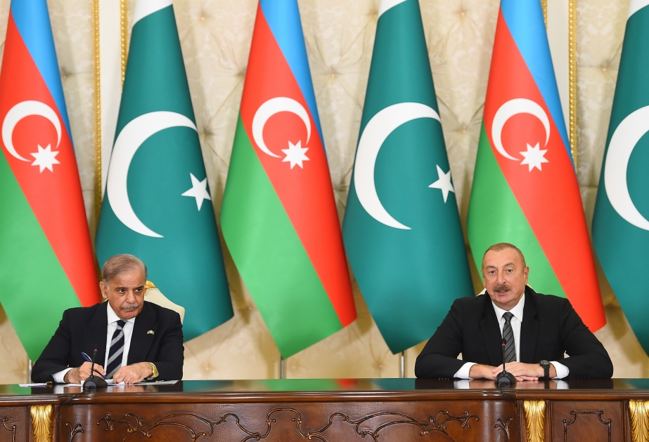 President Ilham Aliyev and Prime Minister Muhammad Shehbaz Sharif made press statements VIDEO