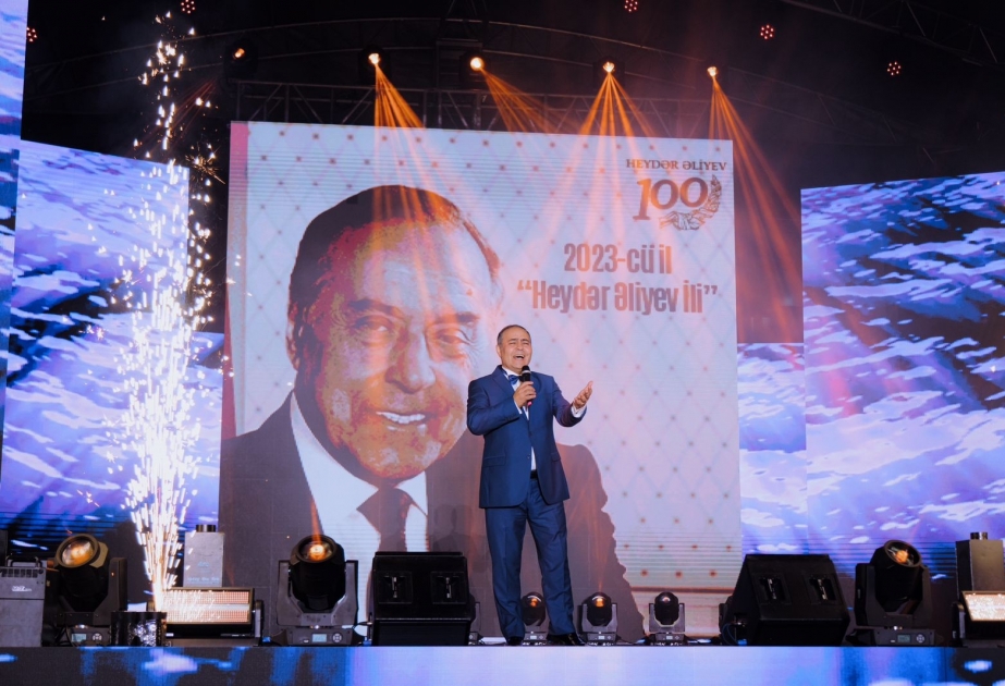 Abşeron rayonunda Milli Qurtuluş Günü konsert proqramı və atəşfəşanlıqla qeyd edilib