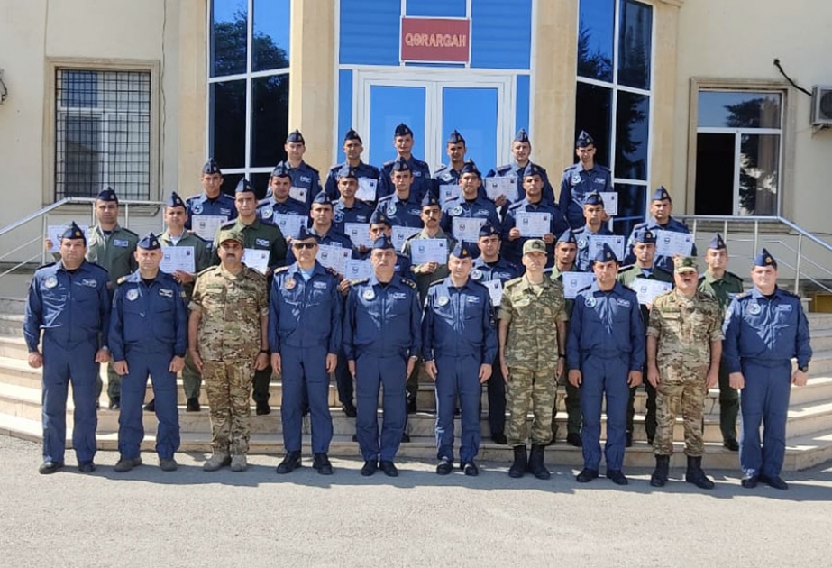 Hərbi Hava Qüvvələrində “Zabit ixtisas kursu”nun ilk buraxılış mərasimi keçirilib