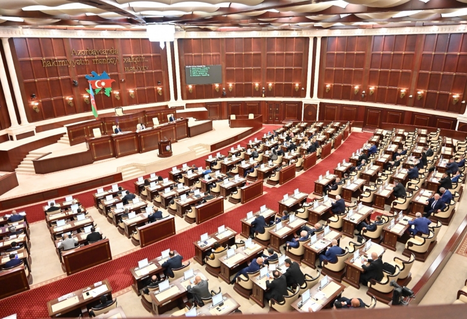 Milli Məclisin plenar iclasında 13 məsələ müzakirə edilib