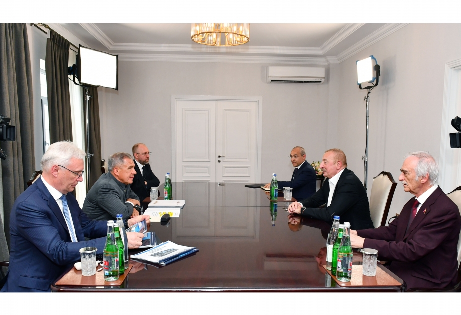 El Presidente de Azerbaiyán se reunió con el Jefe de la República de Tataristán