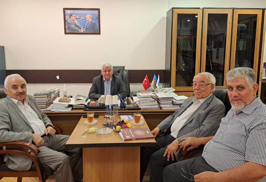 Türkiyəli alim Folklor İnstitutunun qonağı olub