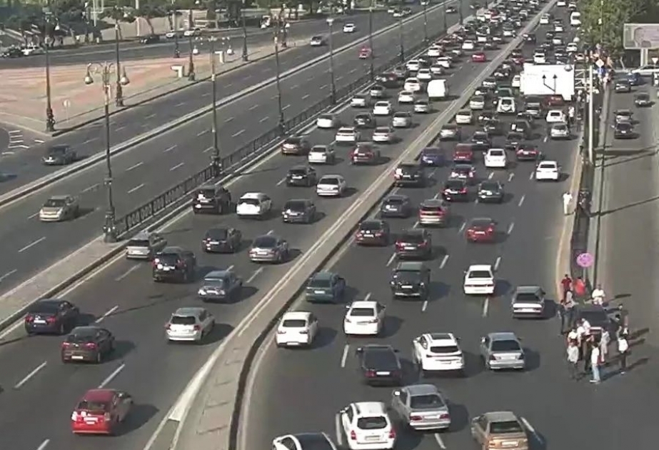 Bakıda hazırda sıxlıq müşahidə edilən yollar