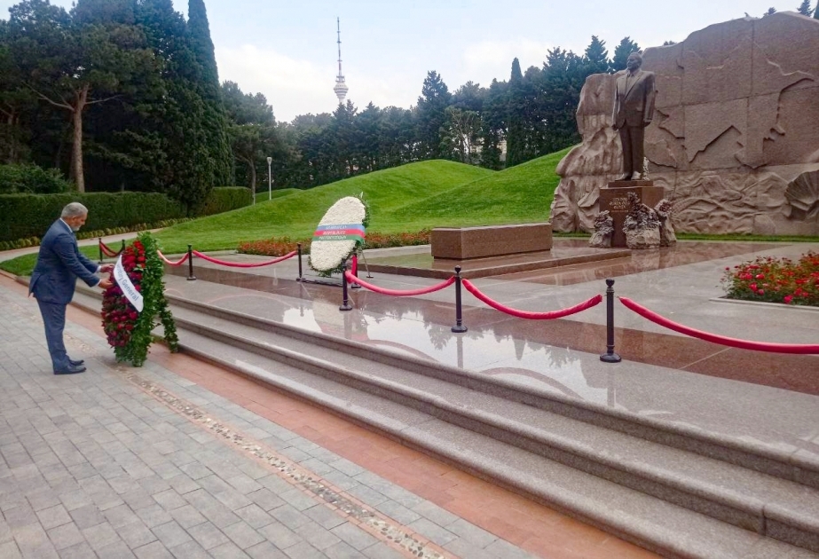 OPEC Secretary General visits Alley of Honors and Alley of Martyrs