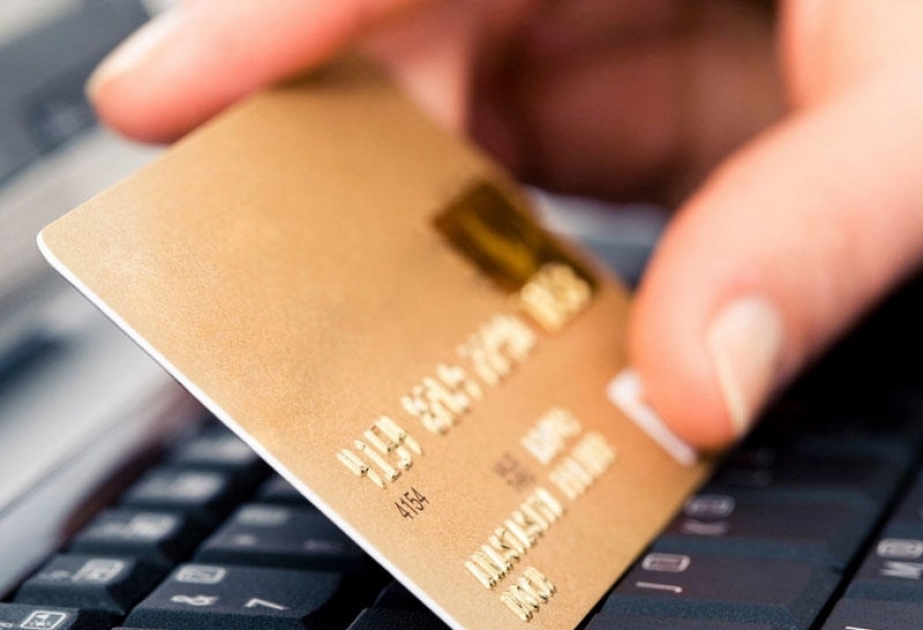 Qadının bank hesabından 2 min manat oğurlanıb
