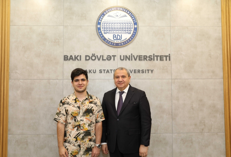 BDU rektoru “Gənc istedadlar” liseyinin məzunu ilə görüşüb