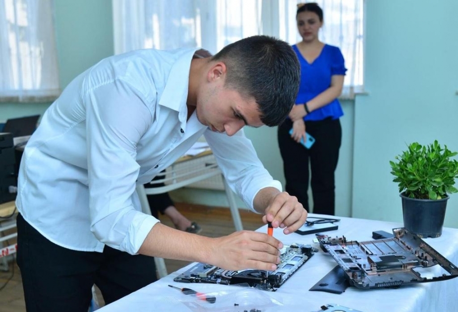 Bakıda 15 məktəbdə “Peşə təmayüllü siniflərin təşkili” layihəsi tətbiq olunub