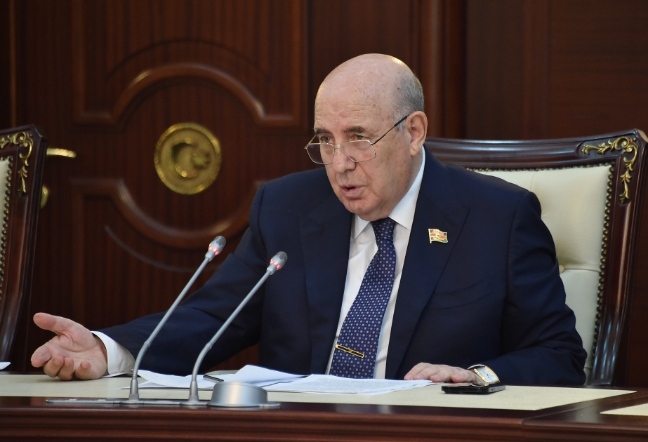 Əhliman Əmiraslanov: Azərbaycanda antibiotiklərin satışı ilə bağlı qanuna riayət olunmur