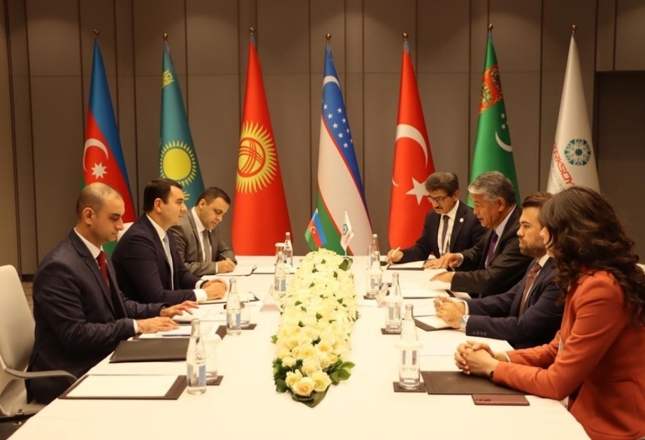 Entretien du ministre azerbaïdjanais de la Culture avec le Secrétaire général de TURKSOY