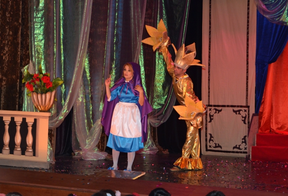 Dövlət Kukla Teatrı qastrolda