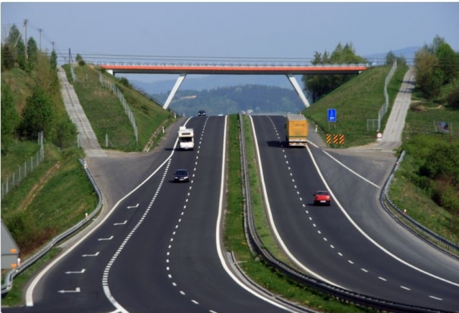 Azərbaycanda yol infrastrukturunun inkişafı dövlətin prioritet məsələsidir