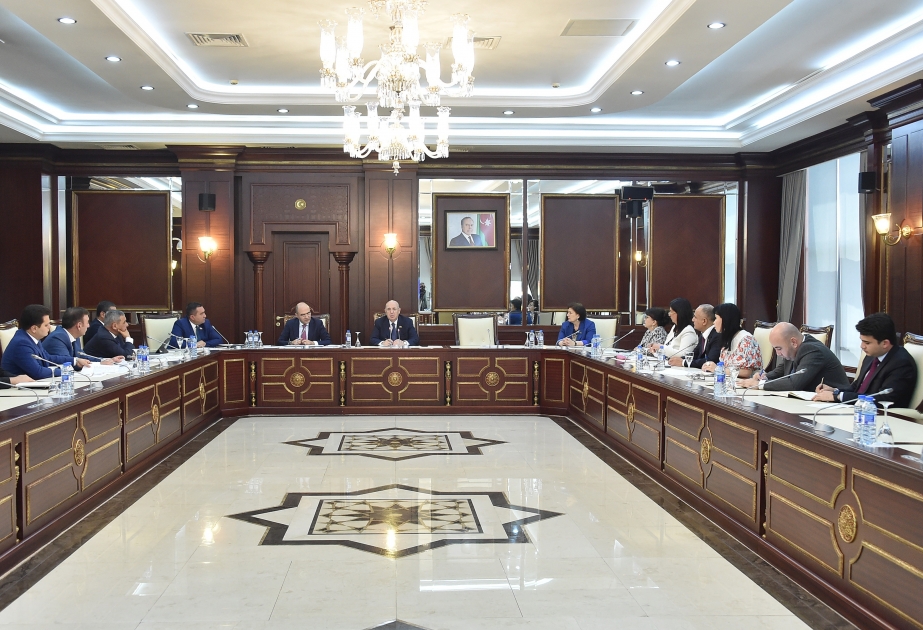 Parlamentin Səhiyyə komitəsi daha iki qanun layihəsini plenar iclasa tövsiyə edib