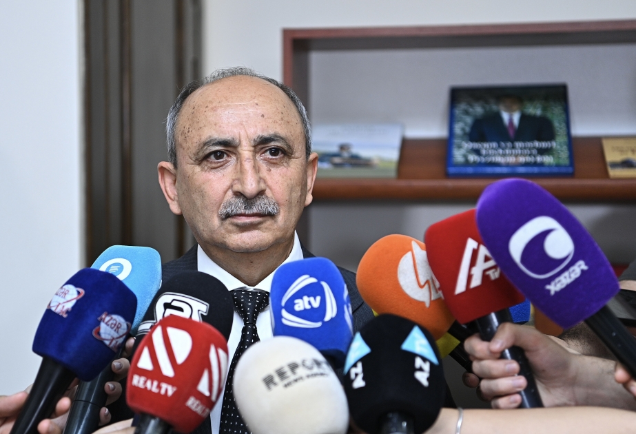 Əziz Ələkbərli: Azərbaycan qaçqınlıqdan ən çox əziyyət çəkən dövlətlərdən biridir