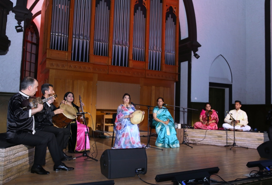 Músicos azerbaiyanos e indios deslumbran en el Festival Internacional del Mugham
