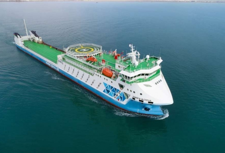 El presidente alemán vio el transbordador Ro-Pax “Zarifa Aliyeva”
