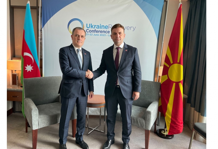 Se discuten los lazos bilaterales entre Azerbaiyán y Macedonia del Norte