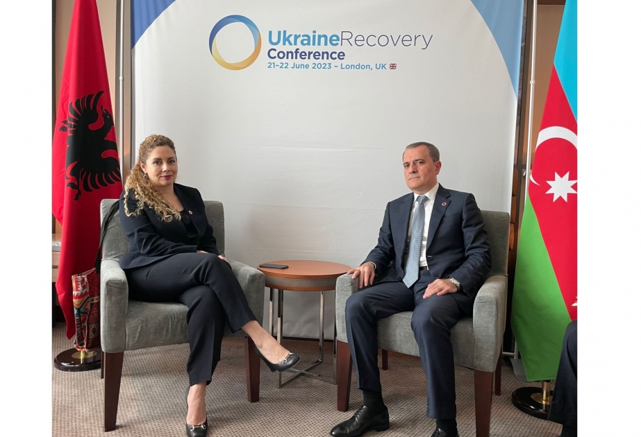 Azerbaijani FM meets with Albanian counterpart