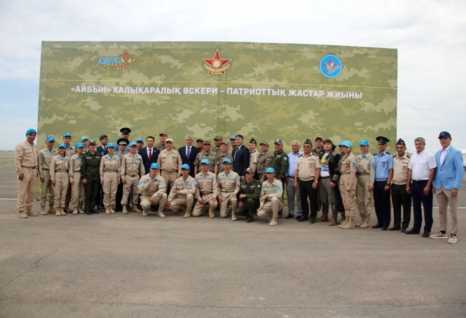 Cadetes del liceo militar participan en la sesión patriótico-militar Aibyn en Kazajistán