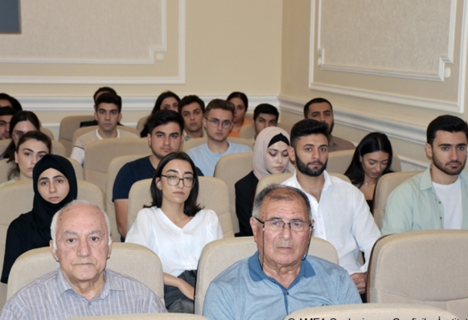 Gənc alimlər tibbi geologiya ilə bağlı aparılan tədqiqatlar barədə məlumatlandırılıb